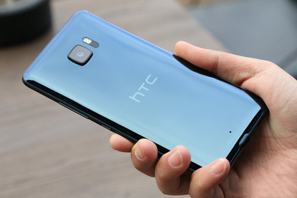 HTC U Ultra评测:双屏有创意 骁龙821是遗憾_评